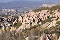La vallée des pigeons à Uçhisar (Cappadoce, Turquie). Les pigeonniers sont nombreux en Cappadoce, le guano des oiseaux était utilisé pour fertiliser les sols. Cappadoce 
 Turquie 
 pigeon 
 pigeonnier 
 troglodyte 
 troglodytique 
 tuf 