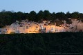 La façade construite de cet élégant château troglodytique se confond avec la roche et épouse parfaitement les contours du coteau ; La Grande Vignolle, Domaine Filliatreau à Turquant (Saumurois, France). [1300N087 © Laurent Triolet/www.mondesouterrain.fr] Loire 
 Roche 
 Saumur 
 Saumurois 
 Val de Loire 
 cave 
 château 
 maison creusée 
 troglodyte 
 troglodytique 
 tuffeau 