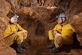 À Münzkirchen, le souterrain de l'auberge Wösner est particulièrement exigu, comme tous les souterrains des environs. Au fond de la cavité, les réfugiés pouvaient s’asseoir dans trois petites niches-sièges, l’occasion d’un tête-à-tête insolite ; Haute-Autriche, juillet 2022. [1477N002 © Jérôme et Laurent Triolet/www.mondesouterrain.fr] Autriche 
 Erdstall 
 Jérôme et Laurent Triolet 
 Münzkirchen 
 souterrain 
 souterrain-refuge 