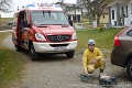 Impossible de pénétrer dans le souterrain qui s’ouvre sous cette ferme, il était inondé. Les pompiers locaux ont été appelés à la rescousse pour pomper l’eau qui l’envahissait ; Haute-Autriche, février 2024. [1506N031 © Jérôme et Laurent Triolet/www.mondesouterrain.fr] Autriche 
 Erdstall 
 Jérôme et Laurent Triolet 
 monde souterrain 
 souterrain 
 souterrain-refuge 